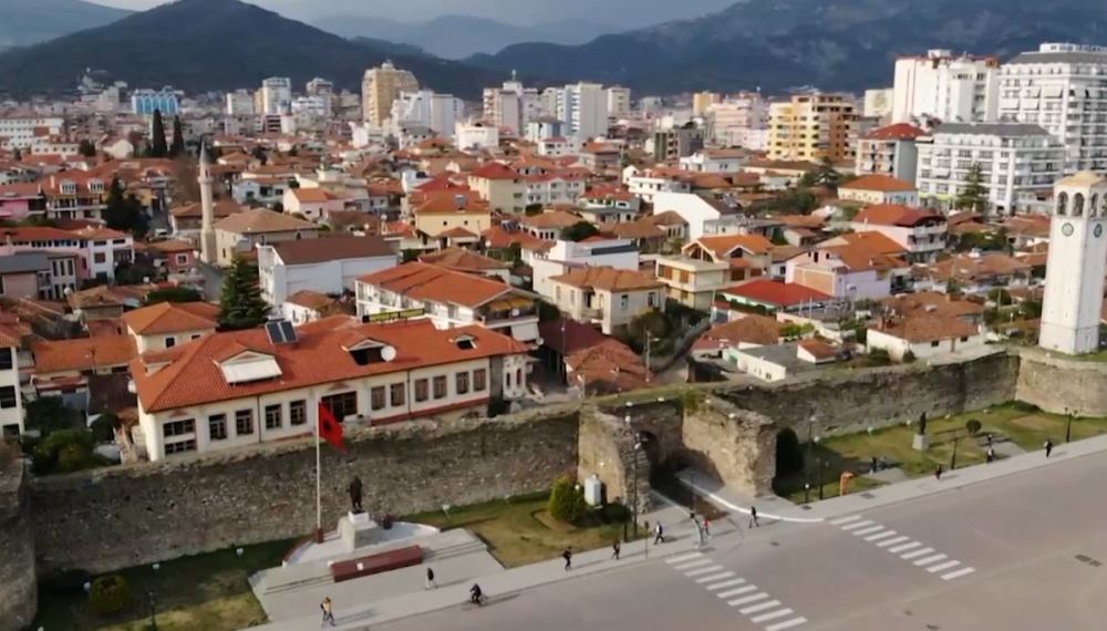 Perfundon regjistrimi i pronave ne lagjen historike te Elbasanit